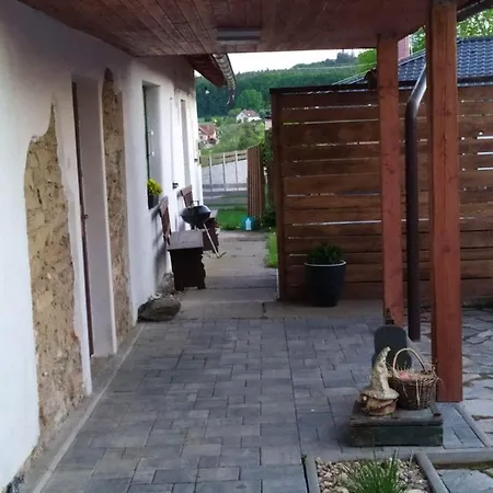 Chaloupka Která Má šmrnc * Čáslav