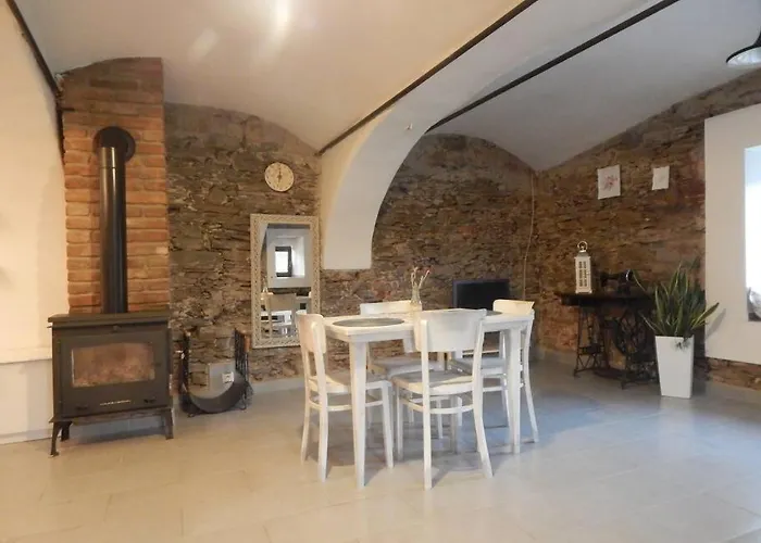 Chaloupka Ktera Ma Smrnc *